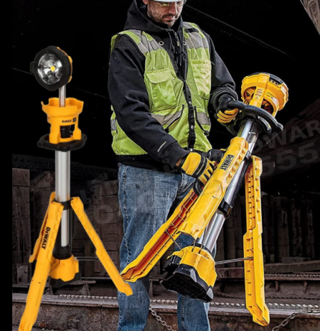 Dewalt DCL079N, 20V MAX / 18V Tripod Light [Bare-Unit] - Image 4